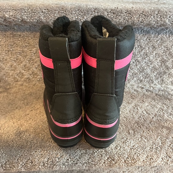 Khombu boots - size 2 - pink and black - Picture 5 of 7